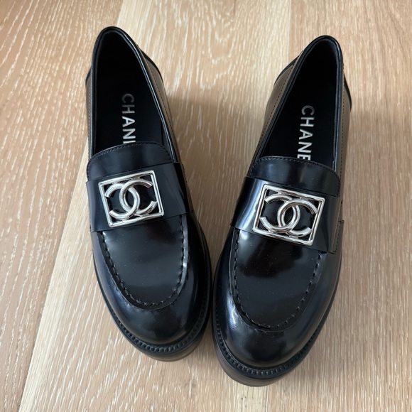 Chanel black Calfskin Metal CC Loafers size 37 7 - Picture 1 of 7